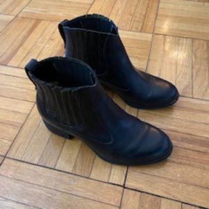 Black Chelsea Boots | 8
